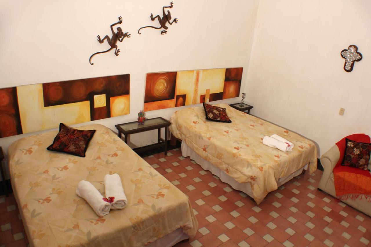 Casa Madero Rooms Куернавака Екстериор снимка